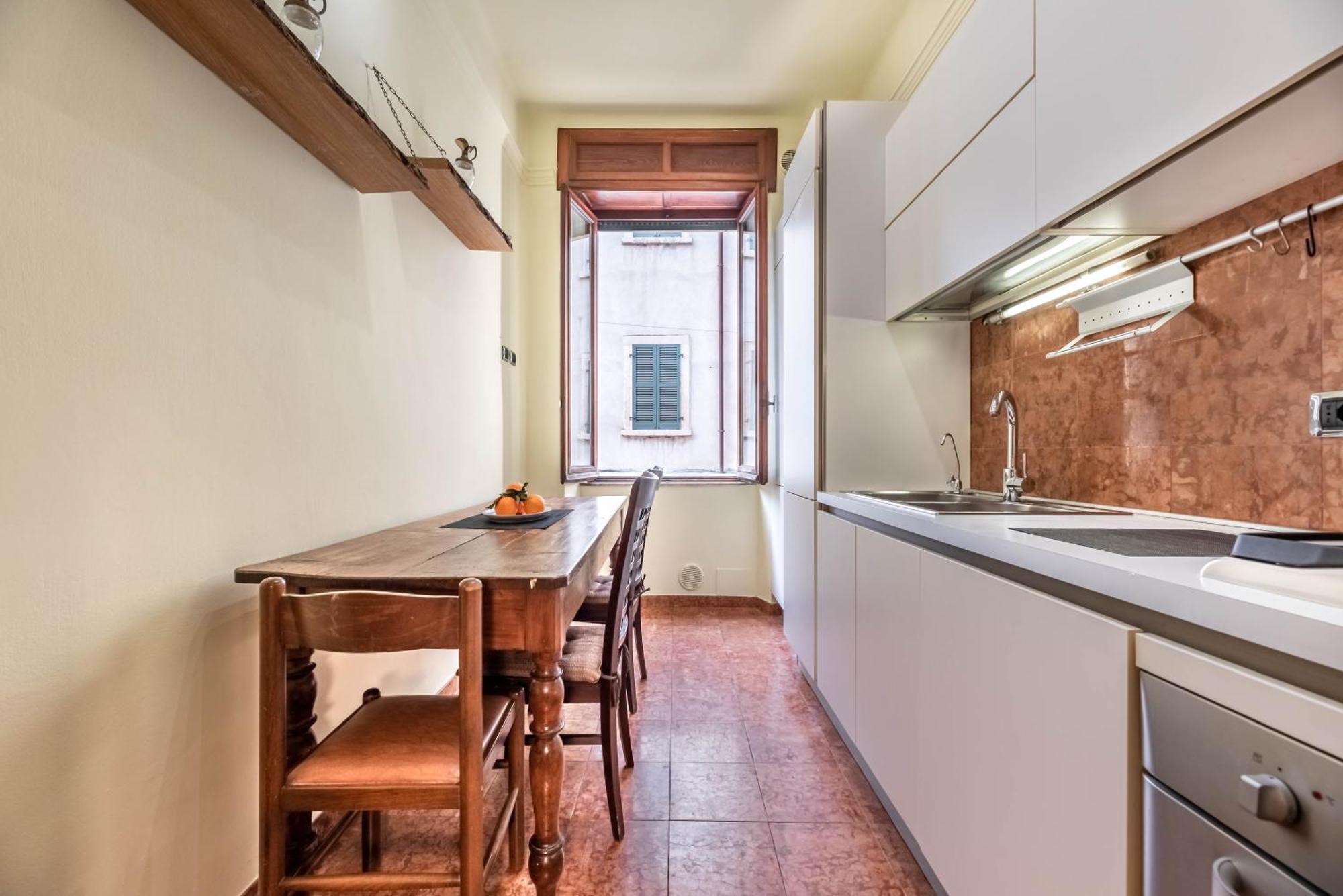 Piazza Isolo Central Apartment Verona Exterior photo
