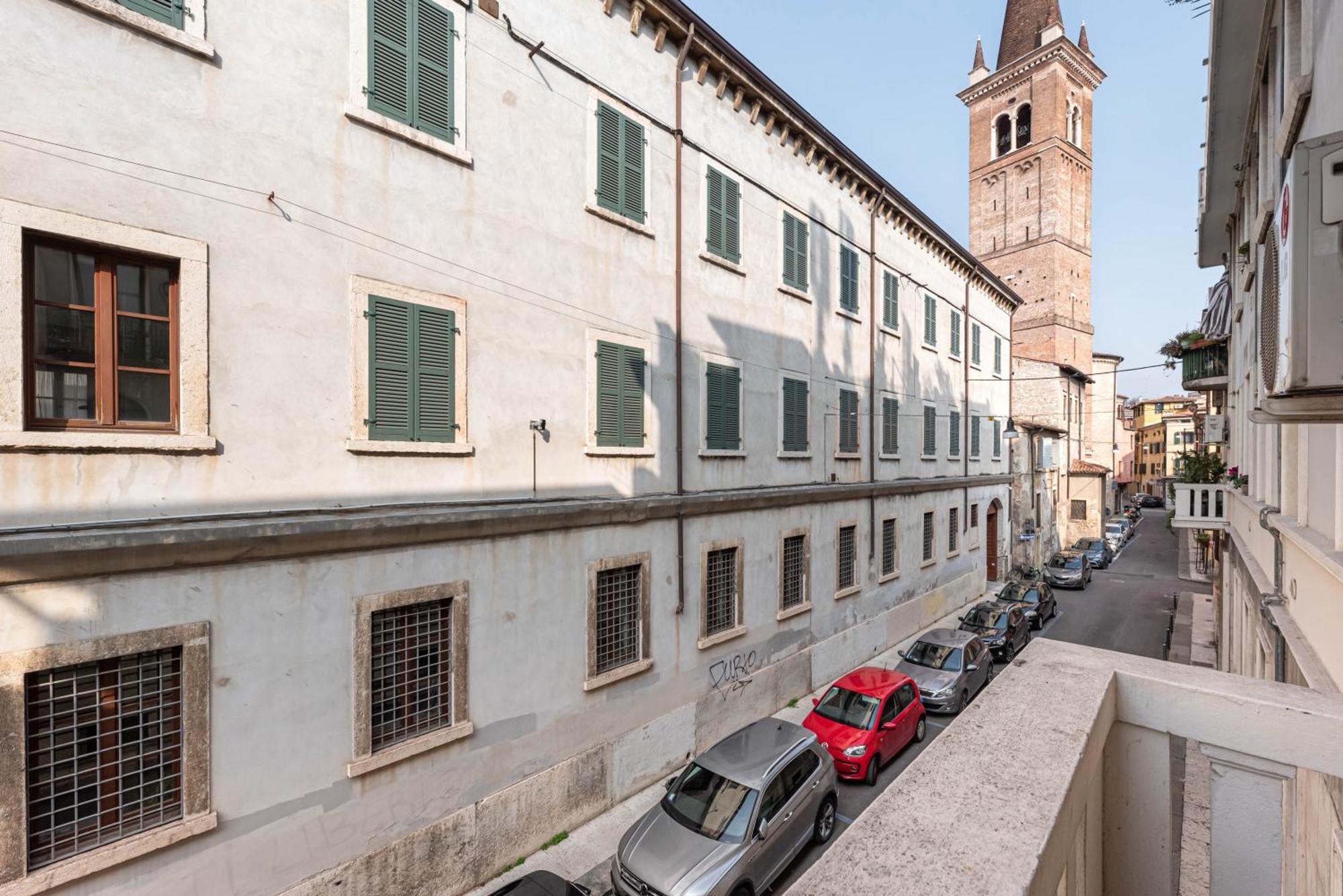 Piazza Isolo Central Apartment Verona Exterior photo